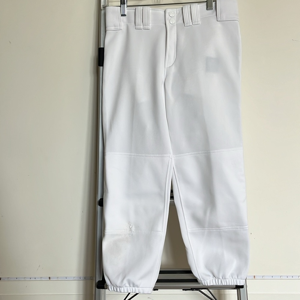 White mizuno women’s softball pant - size small